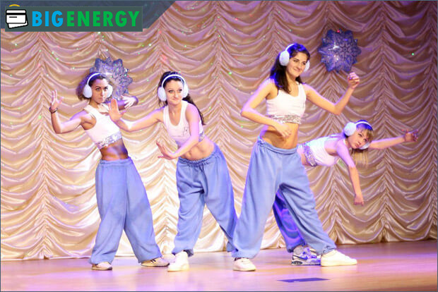 Смішний танцювальний номер